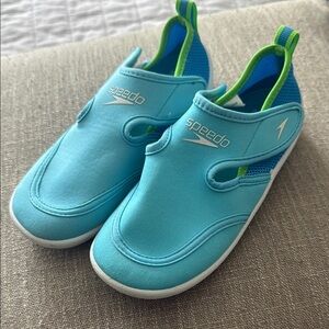 Speedo Water Shoes Blue and Green Slip-On Design
